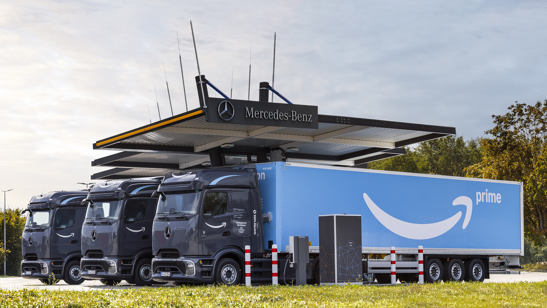 Amazon bringt mehr als 50 Mercedes-Benz eActros 600 auf deutsche Straßen
