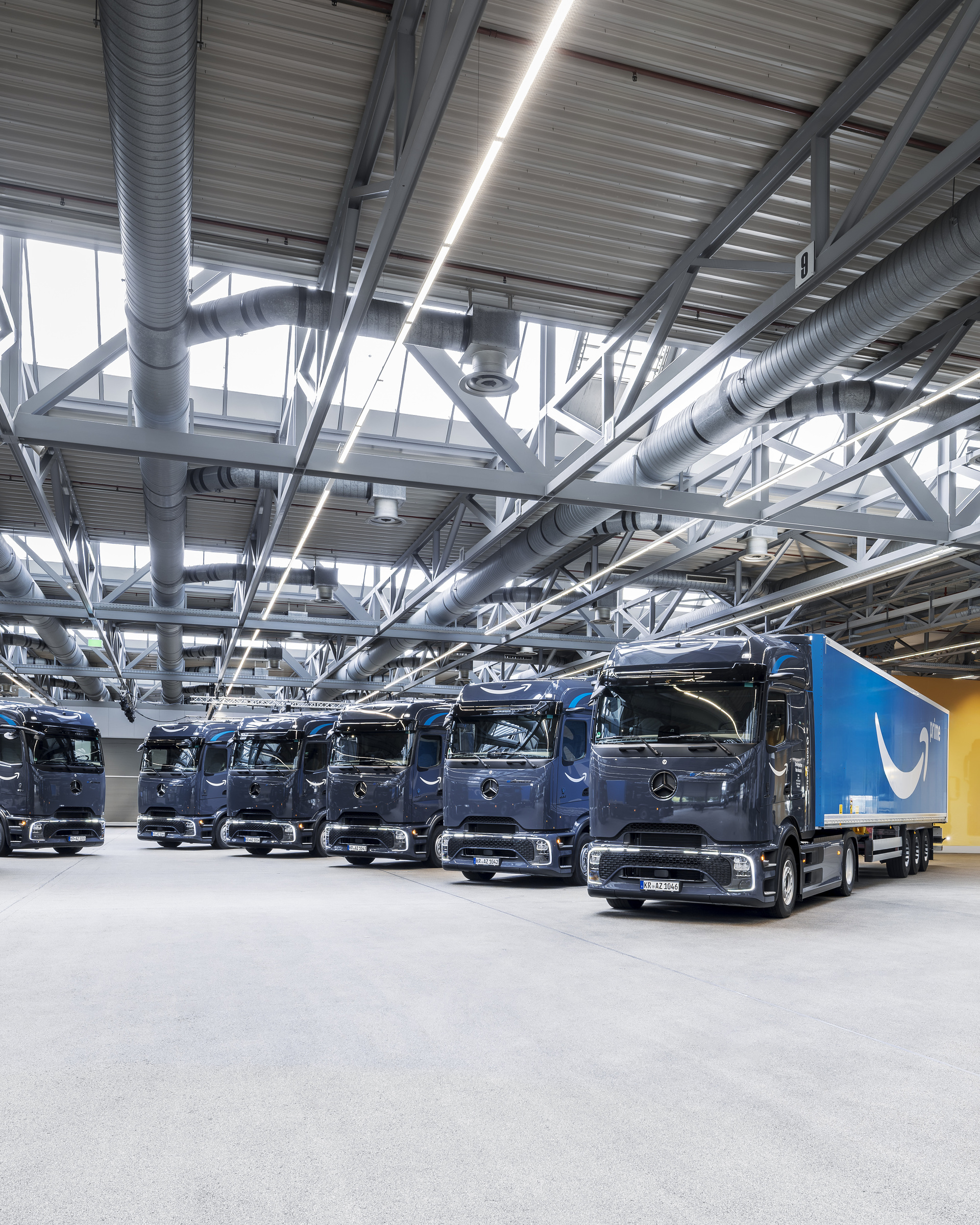Amazon bringt mehr als 50 Mercedes-Benz eActros 600 auf deutsche Straßen