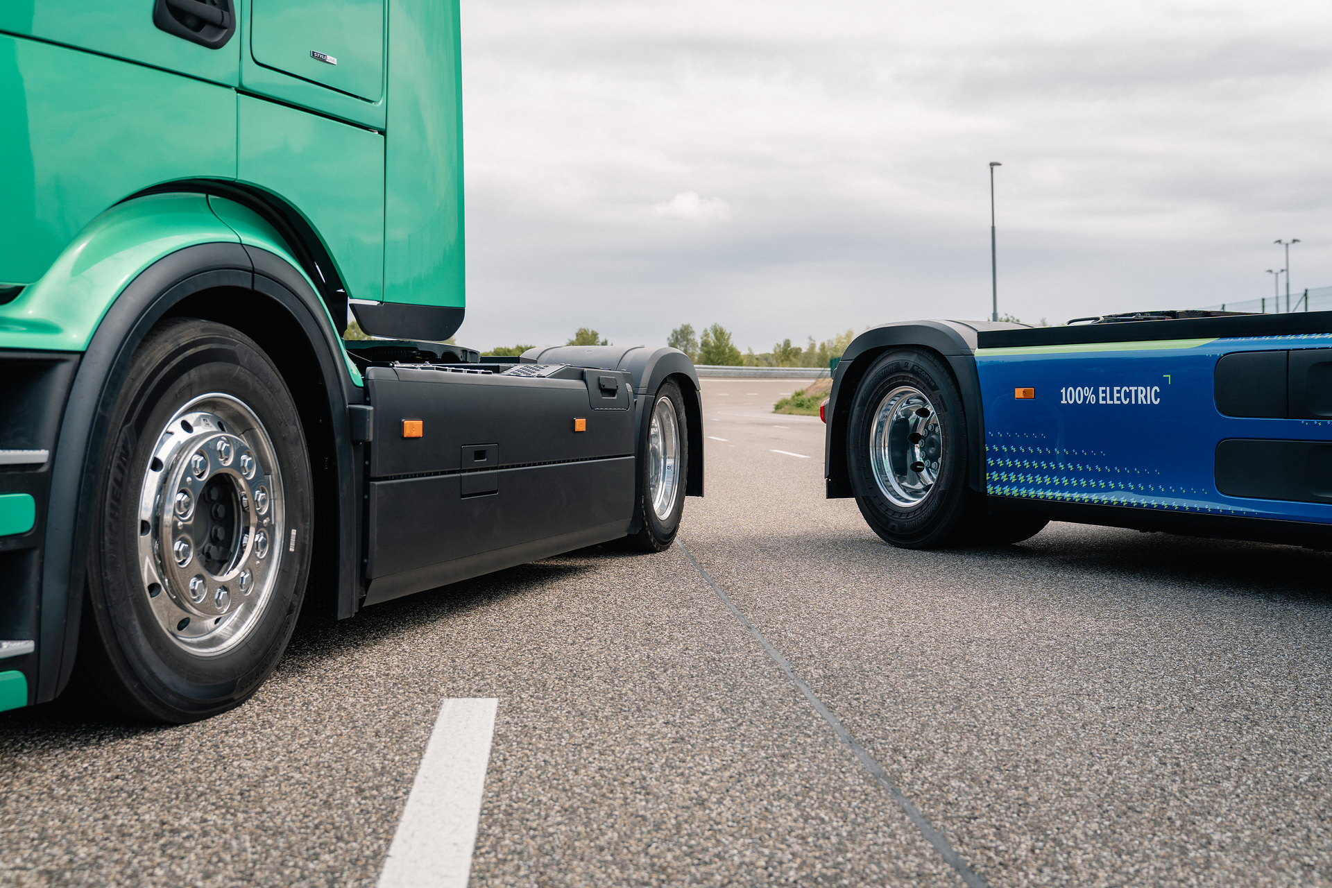 Elektrischer Volumentransport: Mercedes-Benz Trucks präsentiert den eActros Lowliner auf der IAA Transportation