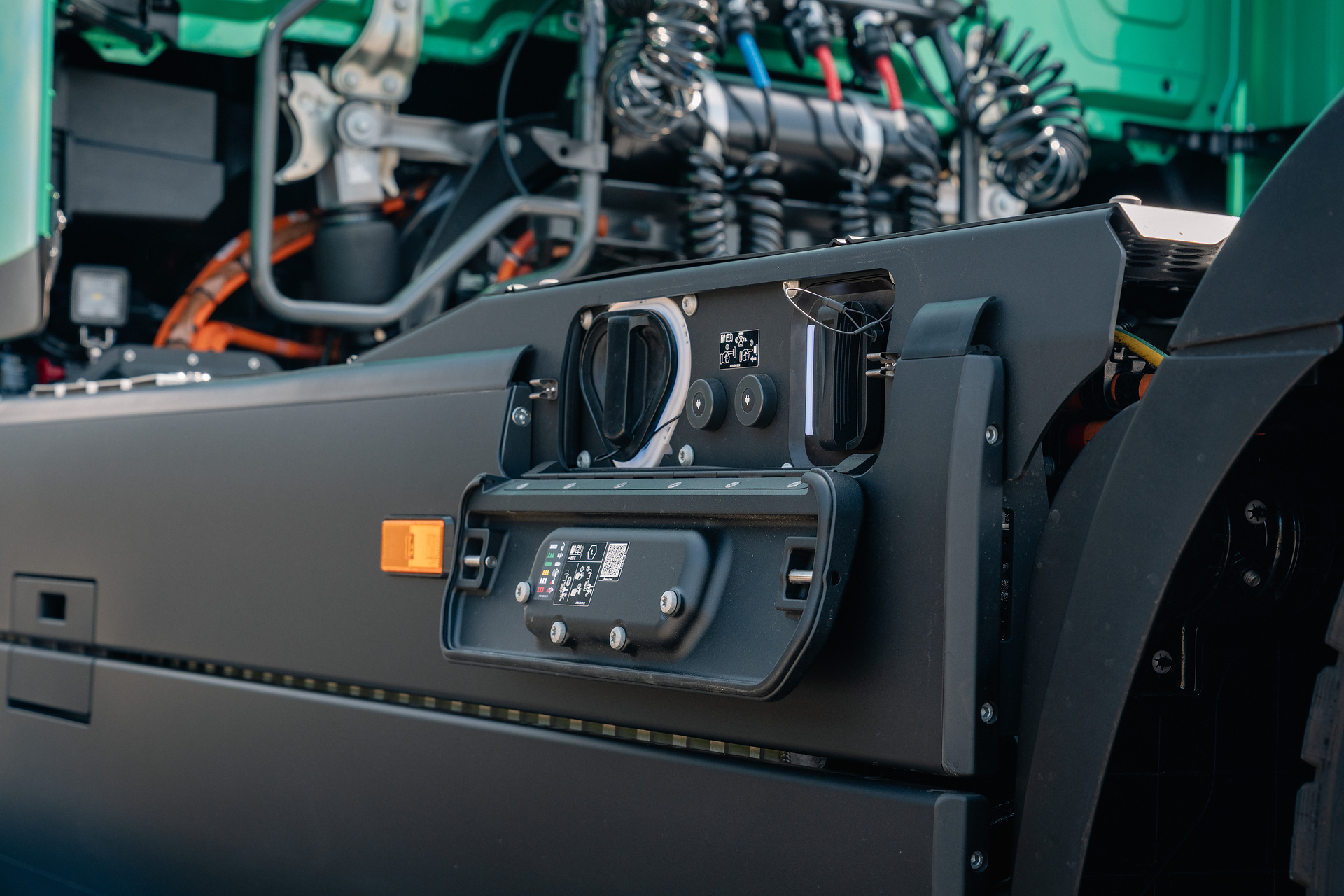Elektrischer Volumentransport: Mercedes-Benz Trucks präsentiert den eActros Lowliner auf der IAA Transportation