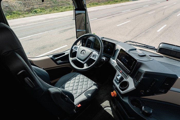 Elektrischer Volumentransport: Mercedes-Benz Trucks präsentiert den eActros Lowliner auf der IAA Transportation