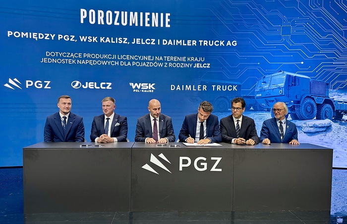 Daimler Truck Defence vertreibt gemeinsam mit Mercedes-Benz Powertrain Lkw-Motoren zur lokalen Montage in Polen