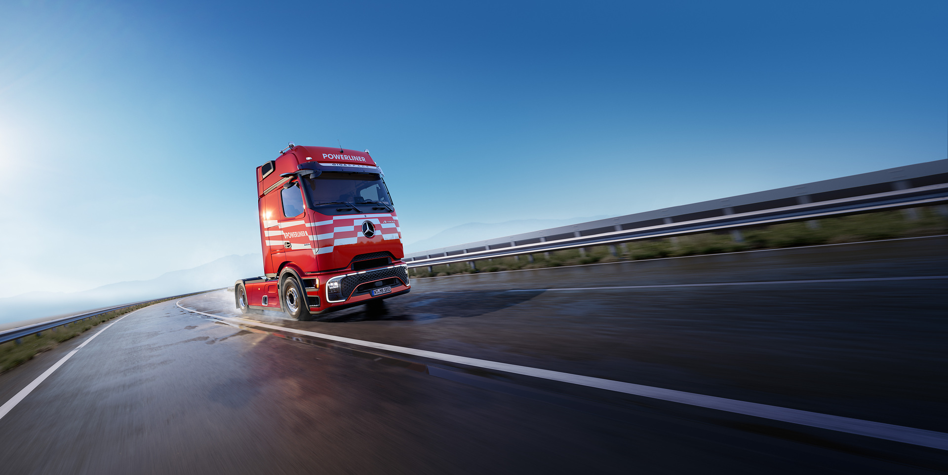 Mercedes-Benz Trucks Powerliner: New Driveline Generation with Four Percent Lower Fuel Consumption