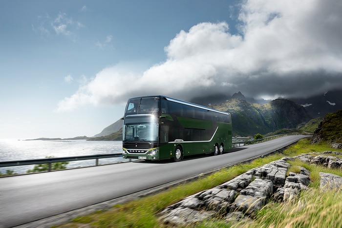 Daimler Buses modernisiert sein Reisebusportfolio