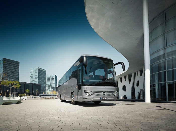 Daimler Buses modernisiert sein Reisebusportfolio
