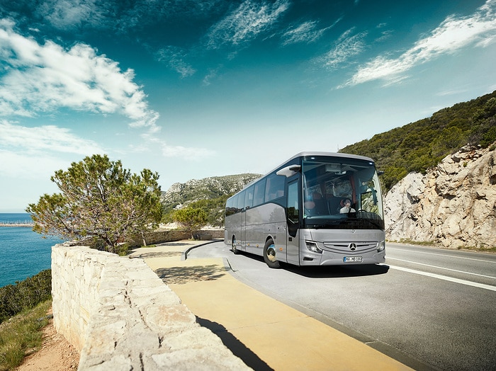 Daimler Buses modernisiert sein Reisebusportfolio