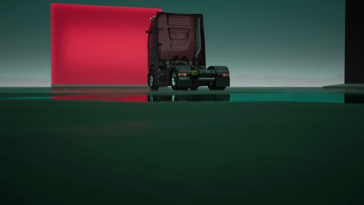 Mercedes-Benz Trucks Powerliner: New Driveline Generation with Four Percent Lower Fuel Consumption