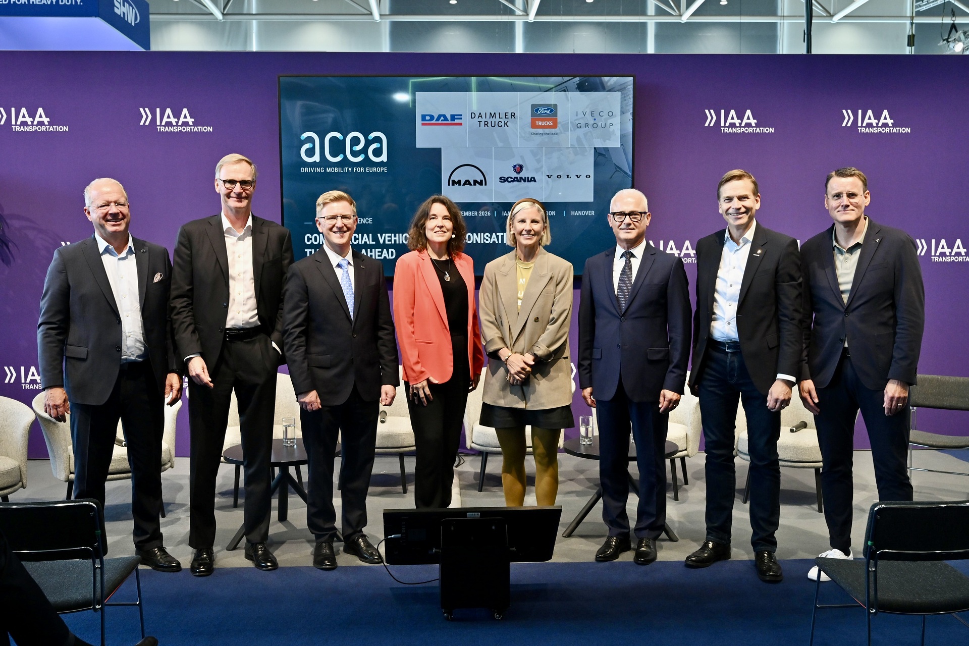 IAA Transportation 2026: Daimler Truck feiert 130 Jahre Lkw und bringt den Transport von morgen auf die Straße