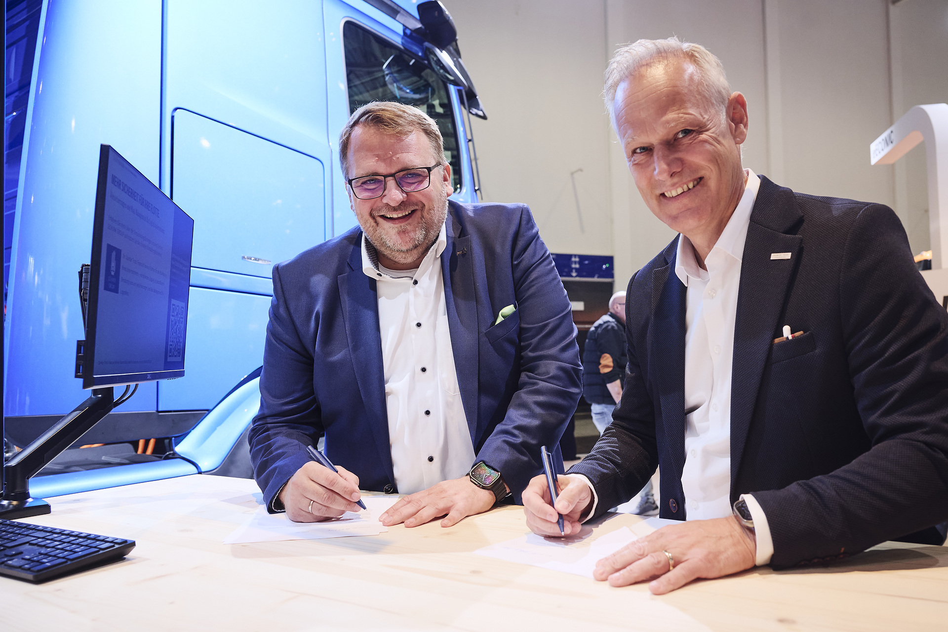 Daimler Truck Financial Services Deutschland erweitert Serviceangebot: Kooperation mit SCHUNCK GROUP stärkt integrierte Lösungen für Flottenkunden