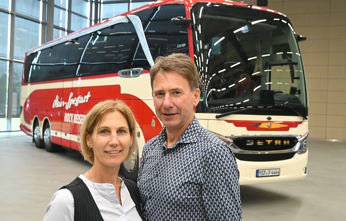 Neuer Setra Reisebus für Hermann Hock würdigt die Markenhistorie