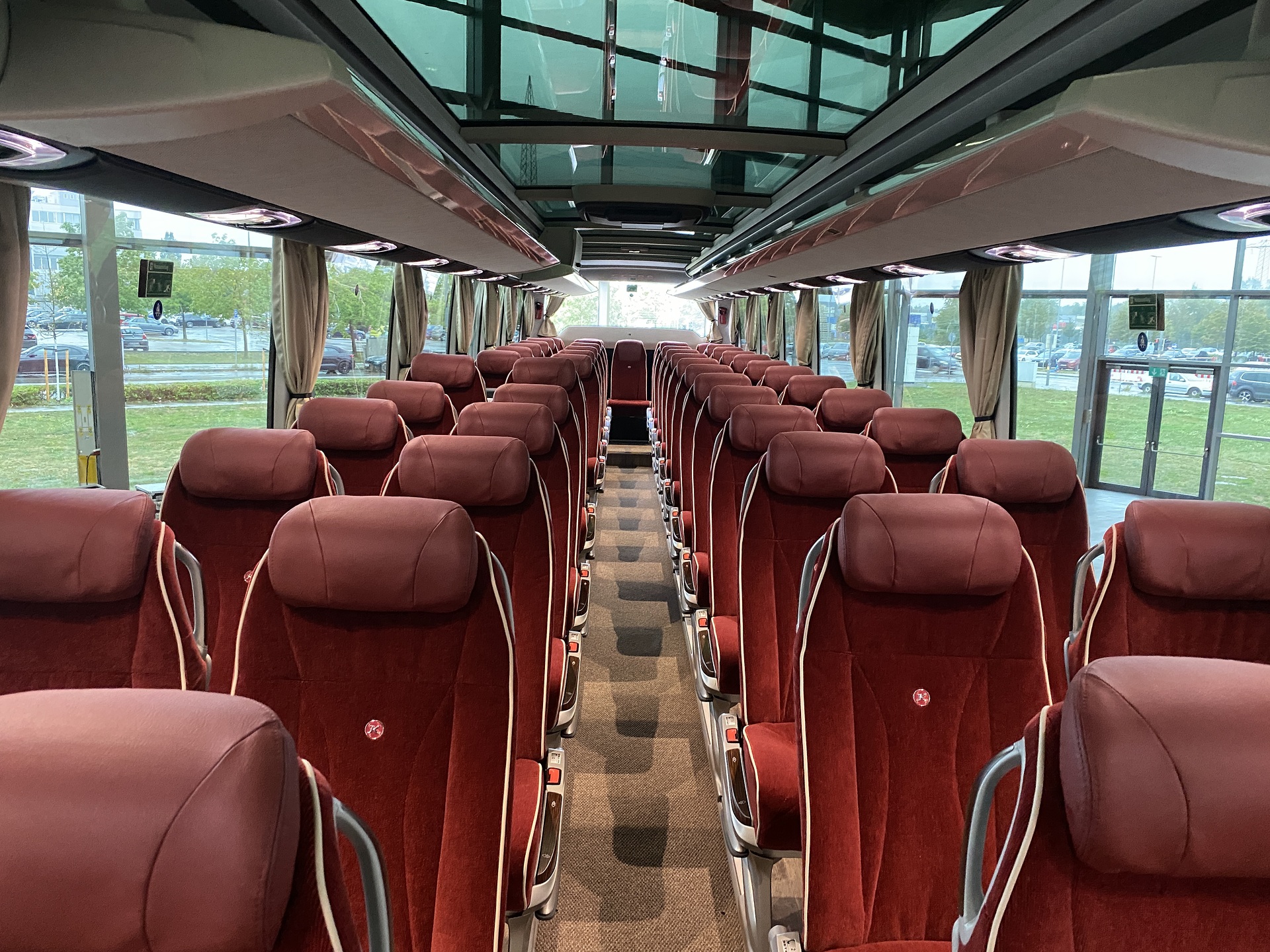 Neuer Setra Reisebus für Hermann Hock würdigt die Markenhistorie
