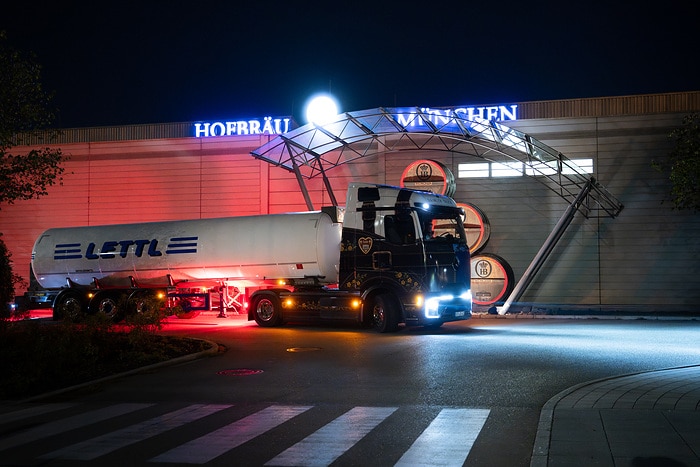 Powered to the Festival Tents: eActros 600 delivers beer to Germany’s two largest folk festivals