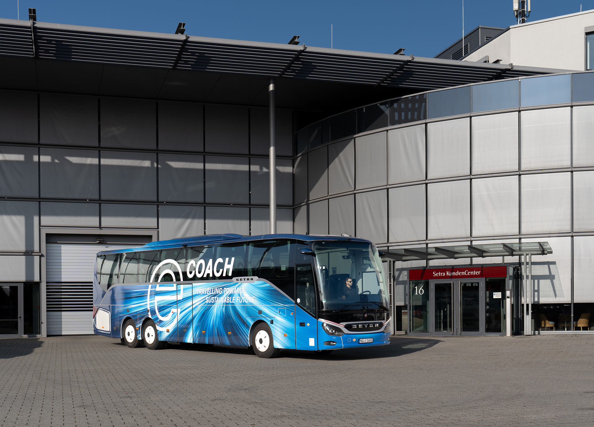 Daimler Buses and Partners Reach Important Milestone on the Road to the Electric Coach