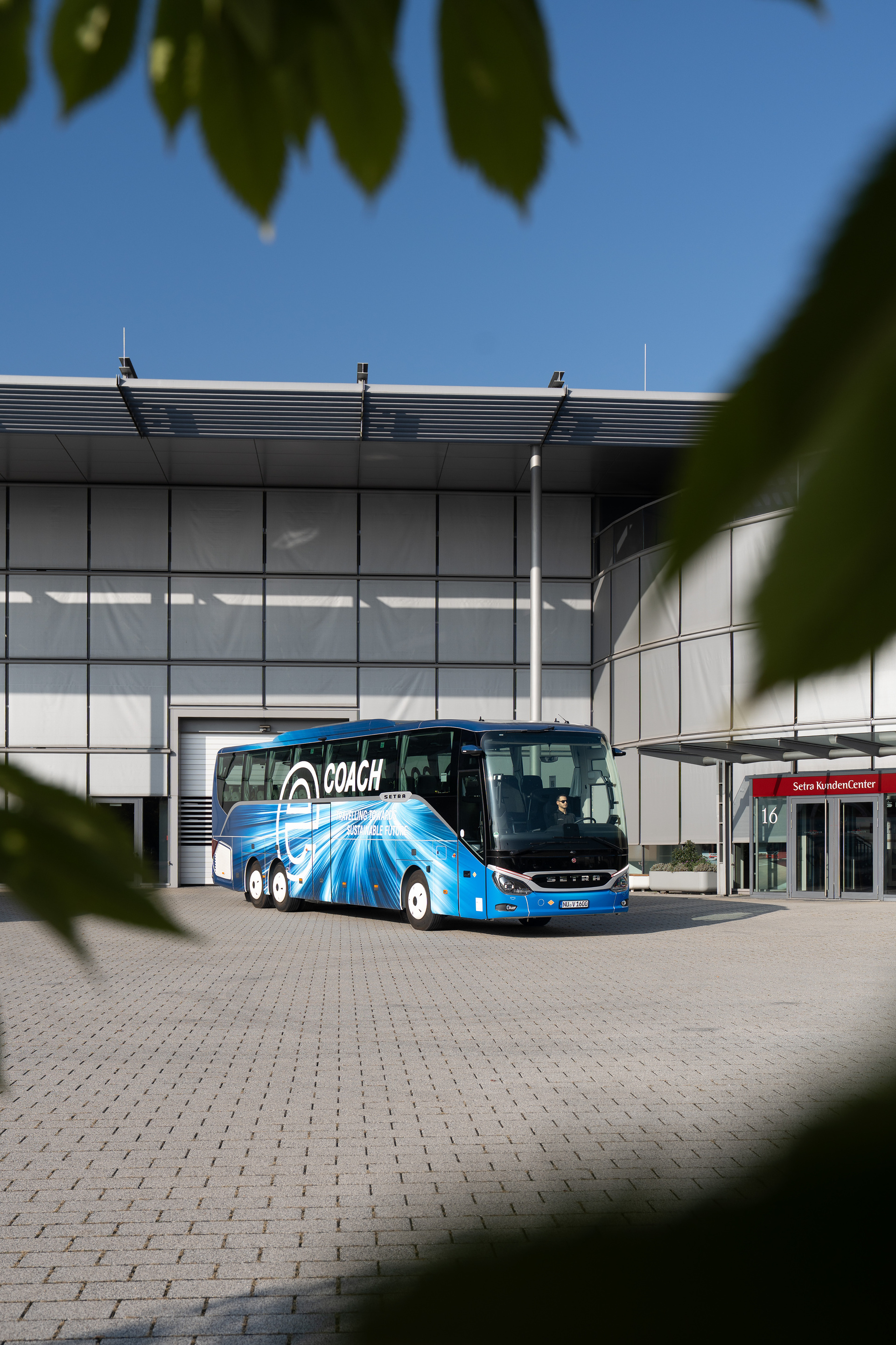 Daimler Buses and Partners Reach Important Milestone on the Road to the Electric Coach