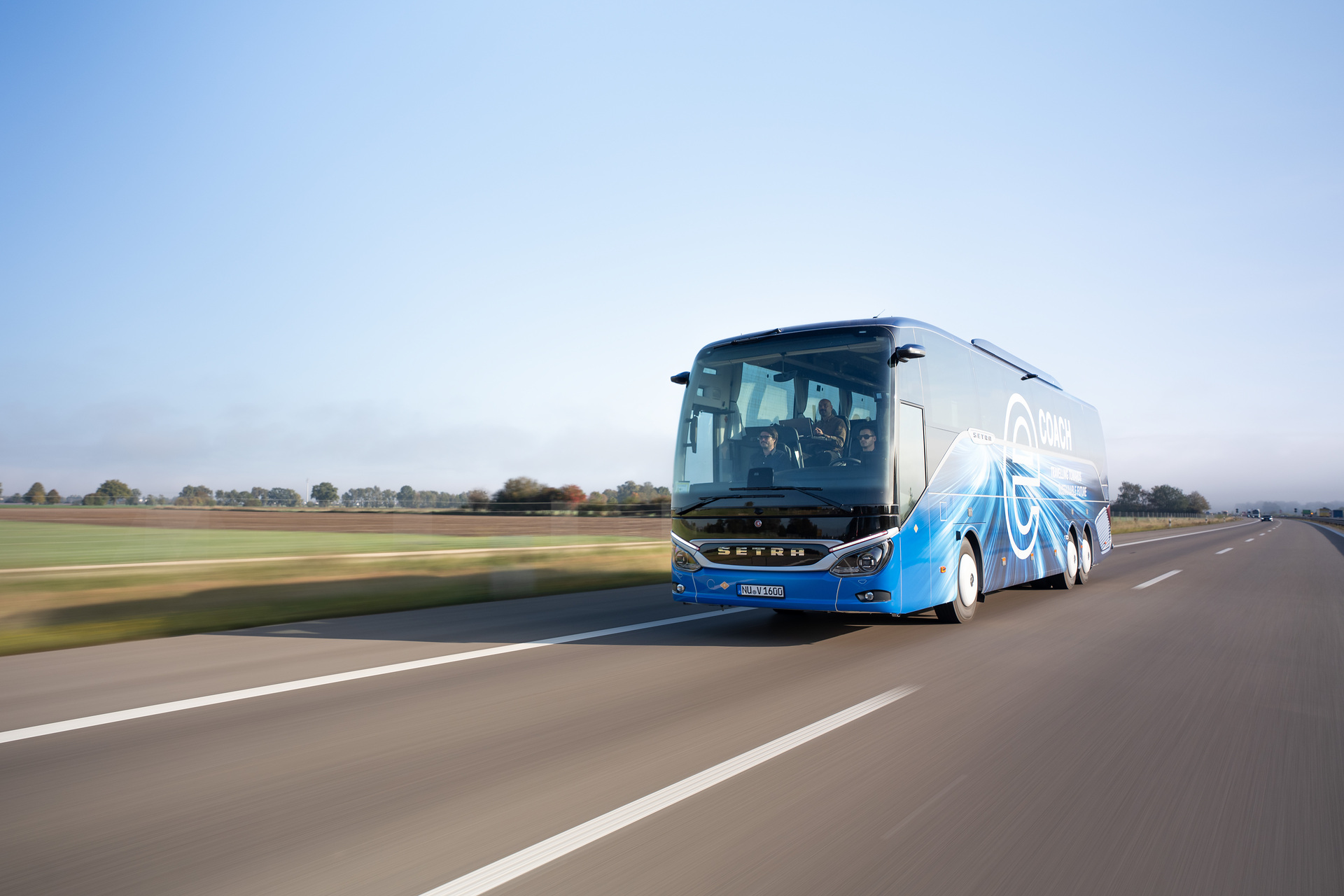 Daimler Buses and Partners Reach Important Milestone on the Road to the Electric Coach