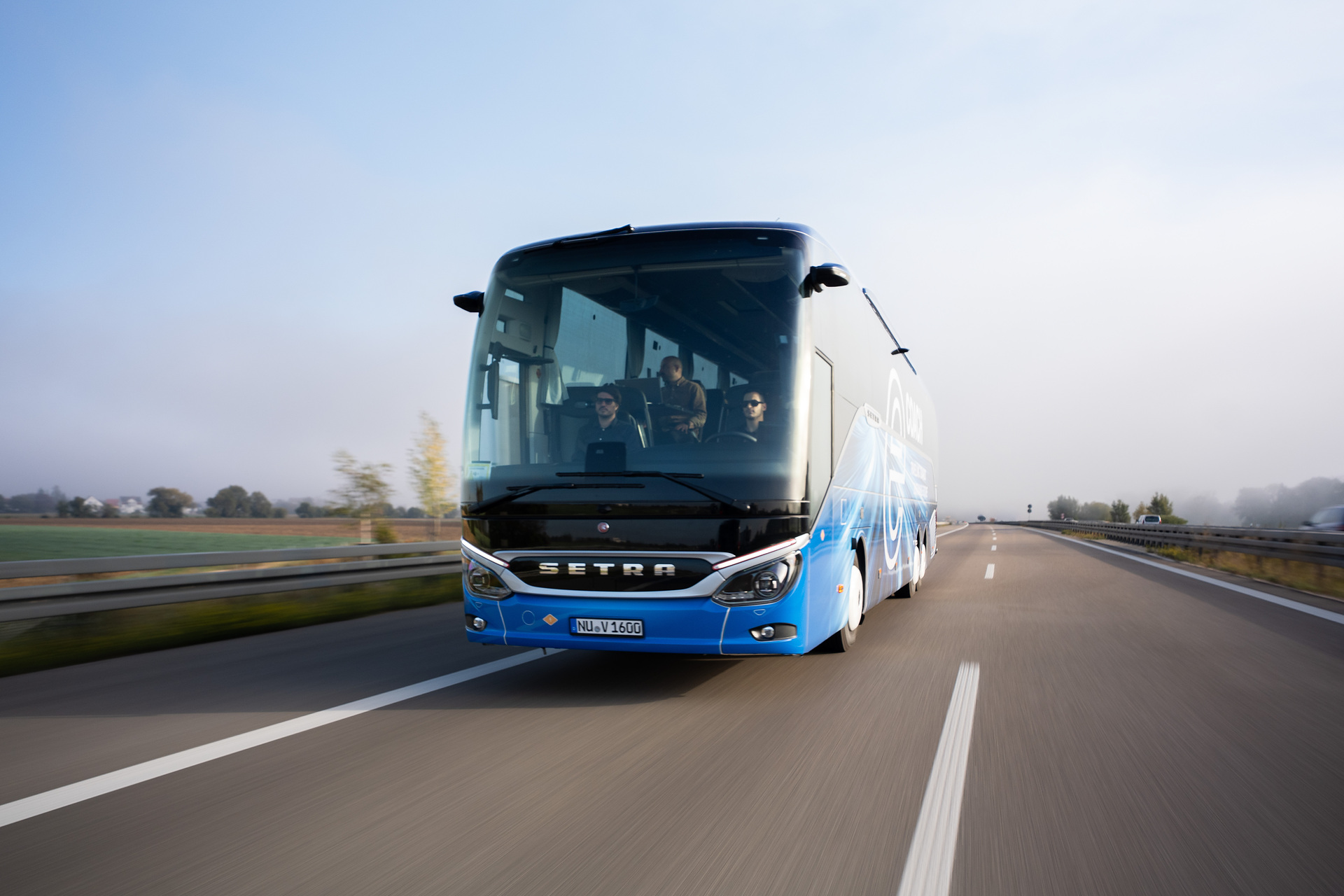Daimler Buses and Partners Reach Important Milestone on the Road to the Electric Coach