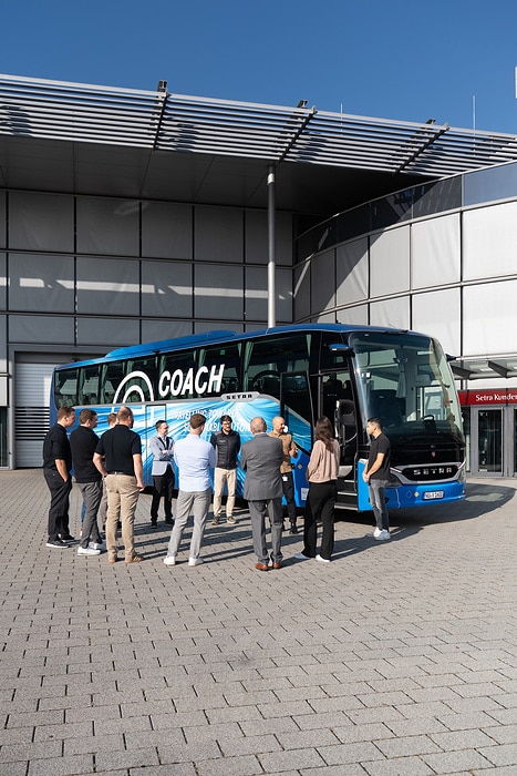 Daimler Buses and Partners Reach Important Milestone on the Road to the Electric Coach