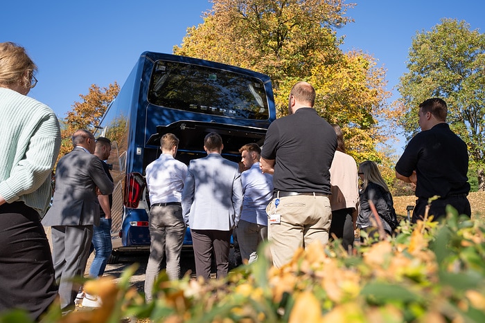 Daimler Buses and Partners Reach Important Milestone on the Road to the Electric Coach