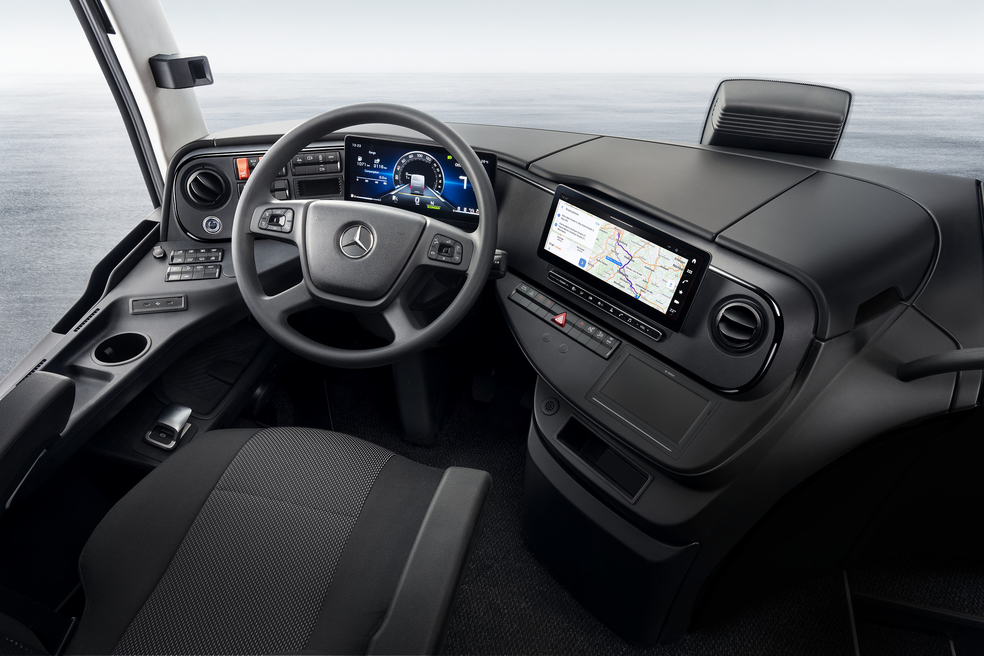 Daimler Buses Makes its Coaches Even More Efficient, Digital and Safer