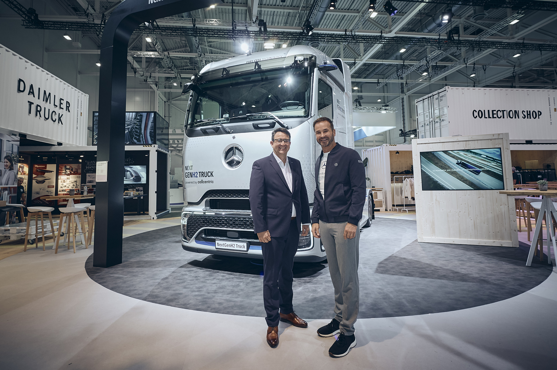 Daimler Truck Survey: Many Fleet Decision-Makers Consider E-Trucks More Economical than Diesel Trucks