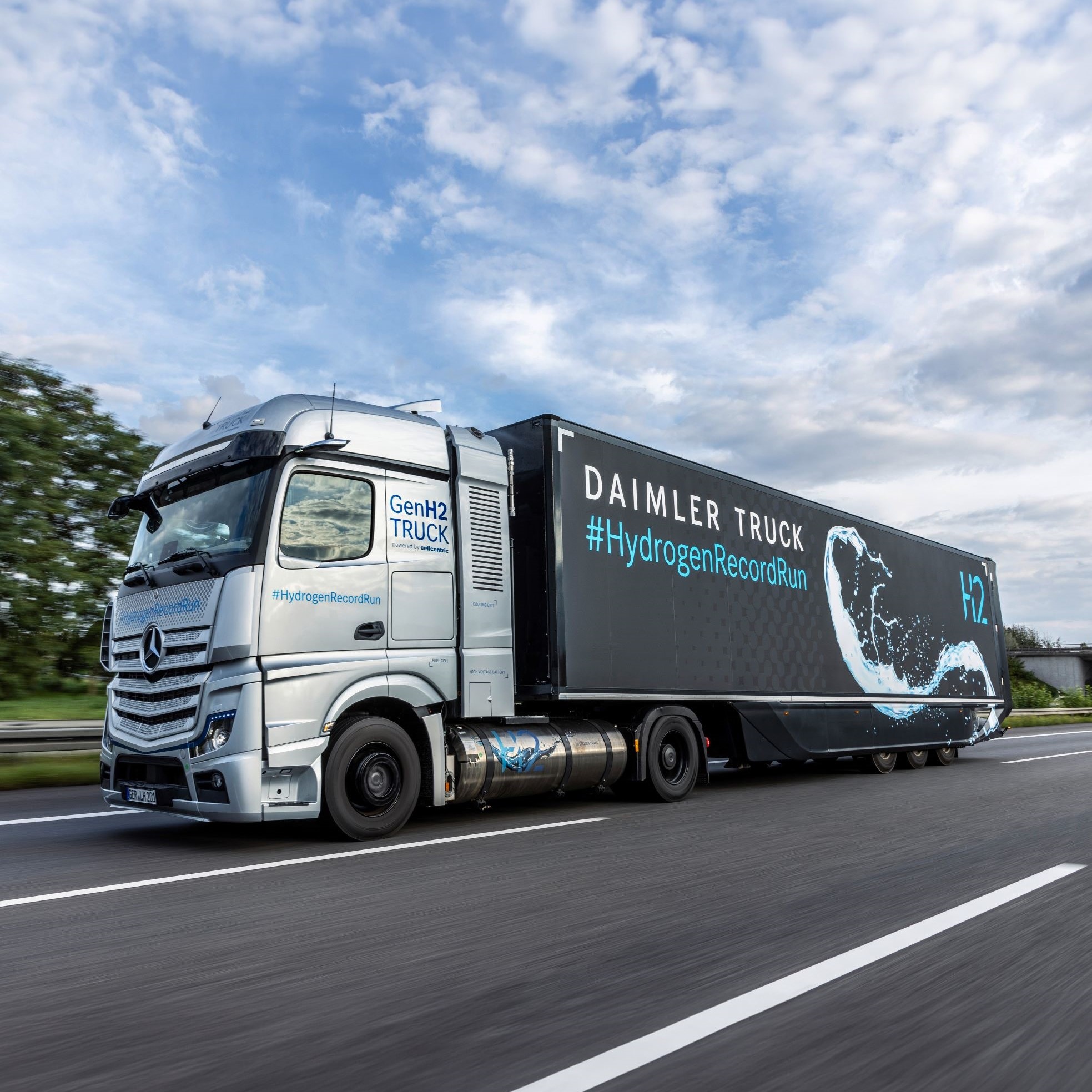 Mercedes-Benz GenH2 Truck