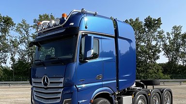 Das Besondere ist hier Routine: Mercedes-Benz Lkw-Manufaktur liefert 300.000stes spezialgefertigtes Fahrzeug aus