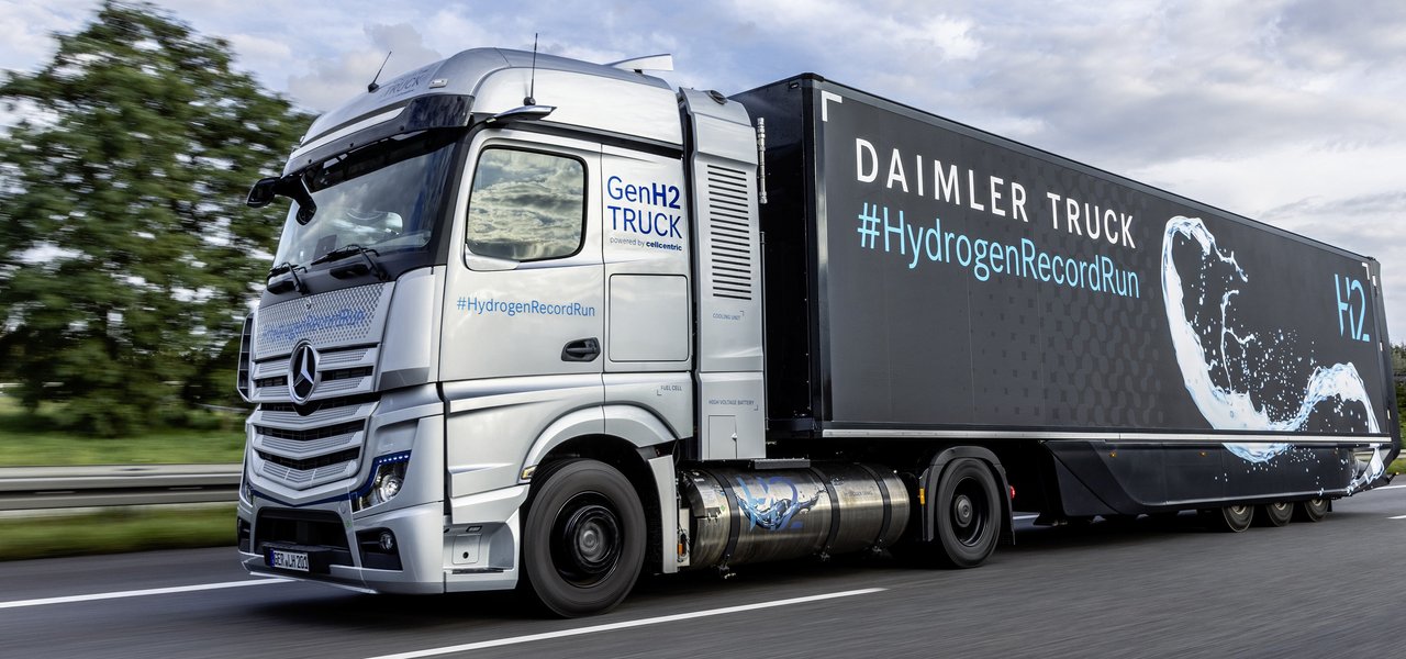 Mercedes-Benz GenH2 Truck
